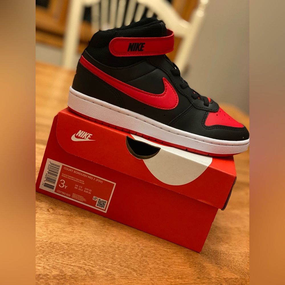 Nike Court Borough Mid 2